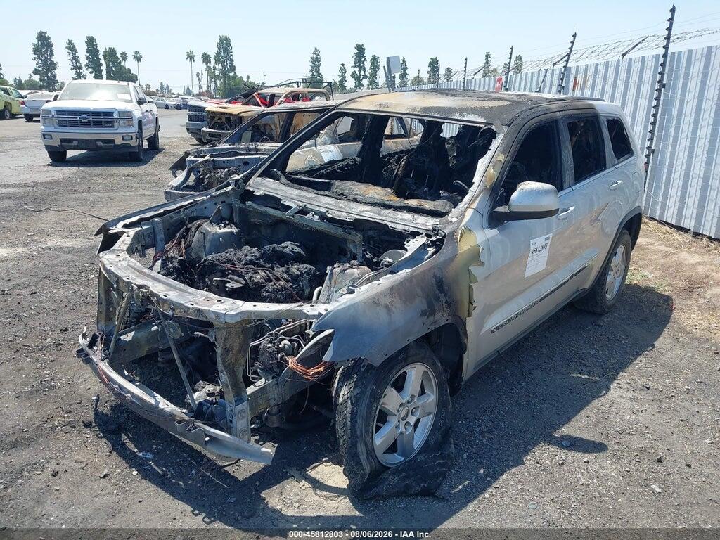 1C4RJFAG7DC582556 2013 JEEP GRAND CHEROKEE photo no. 2