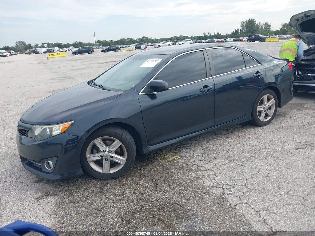 4T1BF1FKXEU325580 2014 TOYOTA CAMRY photo no. 2