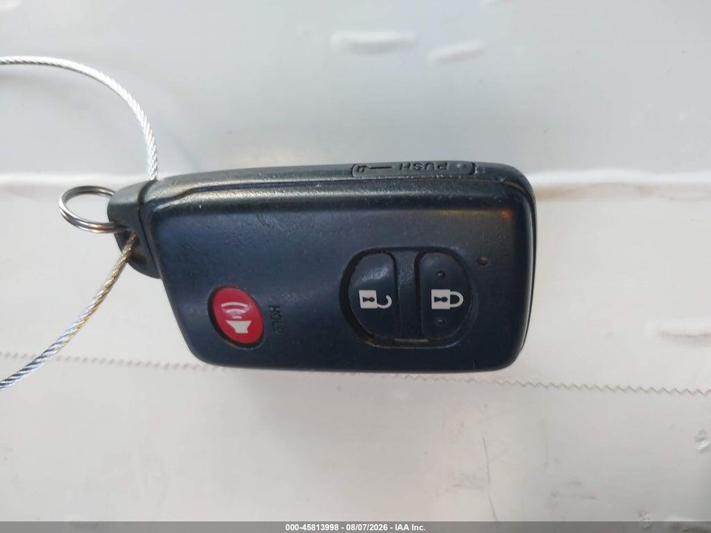 JTDZN3EU2EJ000282 2014 TOYOTA PRIUS V photo no. 11