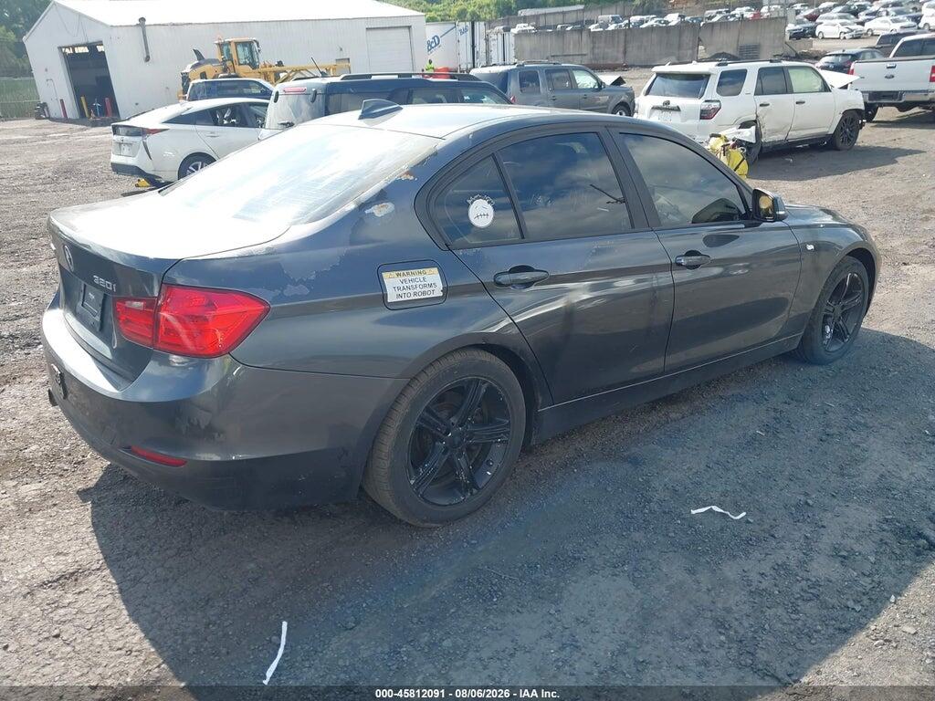 WBA3C3C56EF983698 2014 BMW 320I photo no. 4