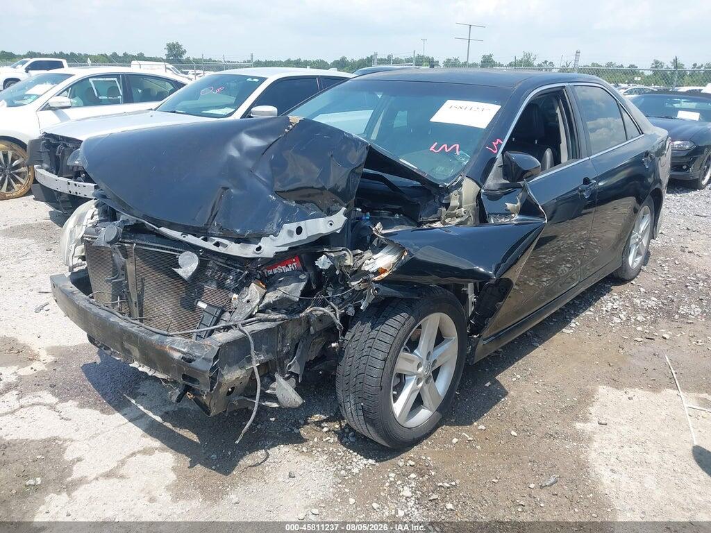 4T1BF1FK1EU302124 2014 TOYOTA CAMRY photo no. 2