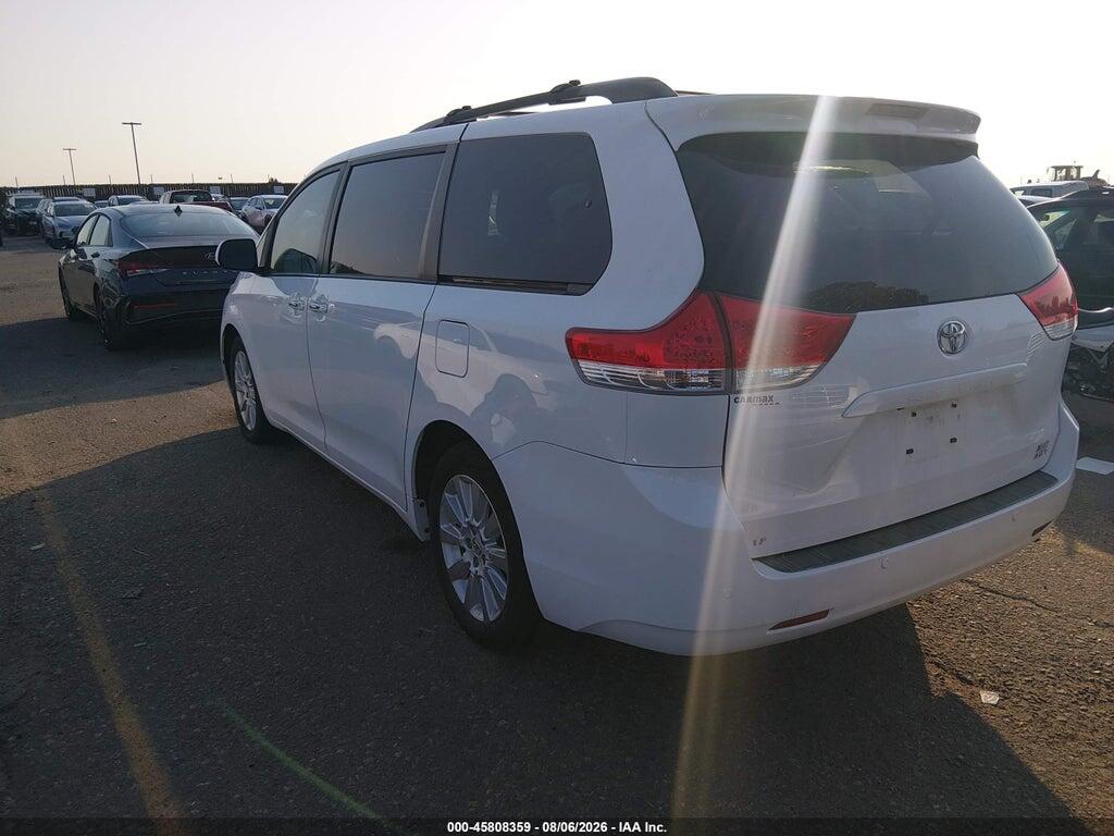 5TDDK3DC6ES087540 2014 TOYOTA SIENNA photo no. 3