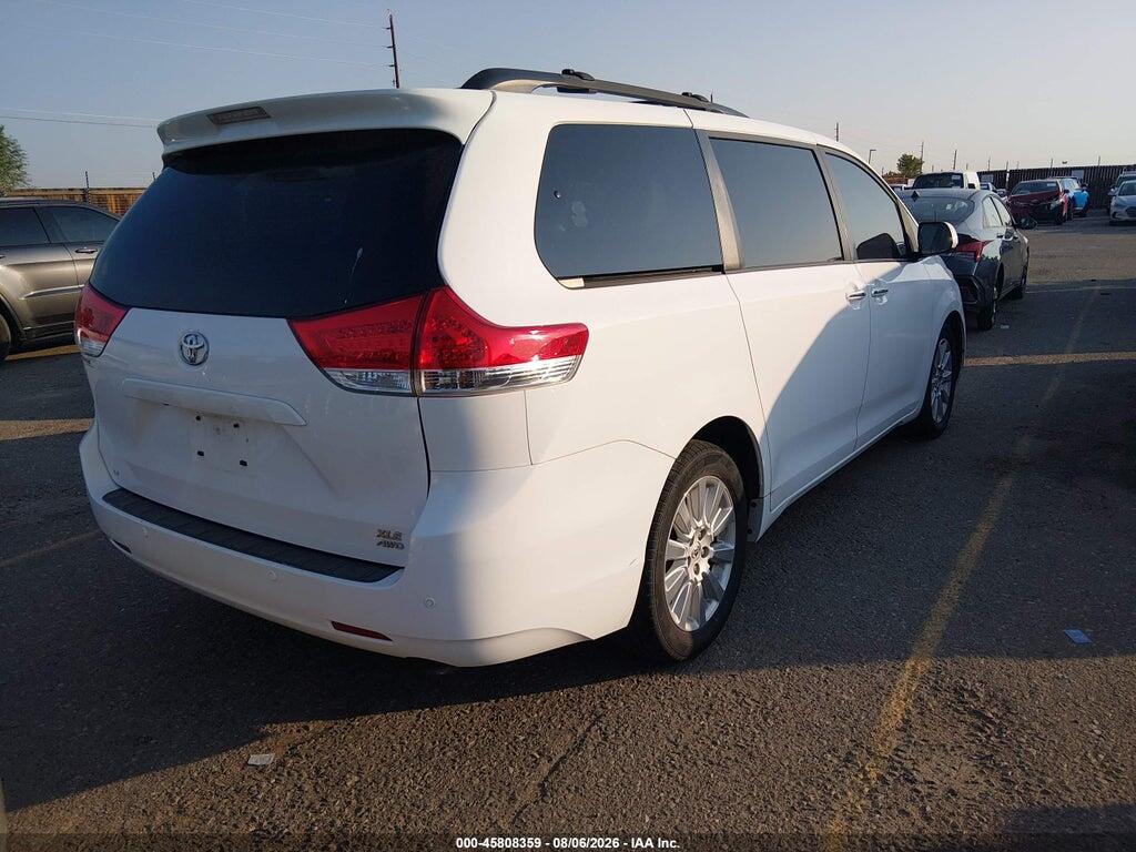 5TDDK3DC6ES087540 2014 TOYOTA SIENNA photo no. 4