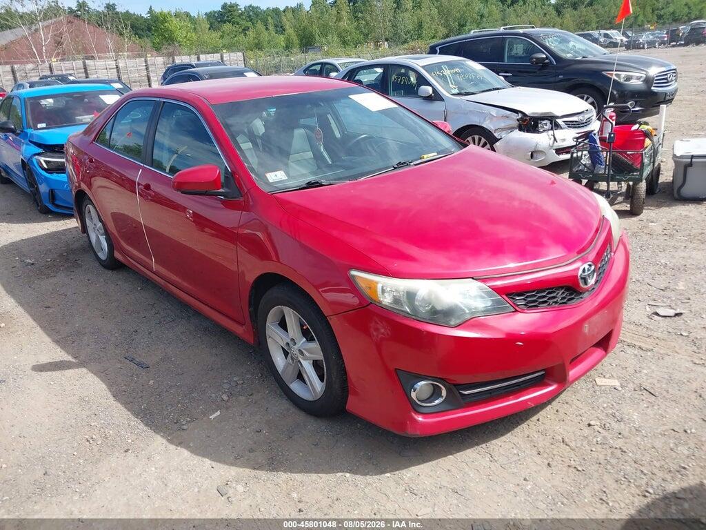 4T1BF1FK0EU821780 2014 TOYOTA CAMRY photo no. 1