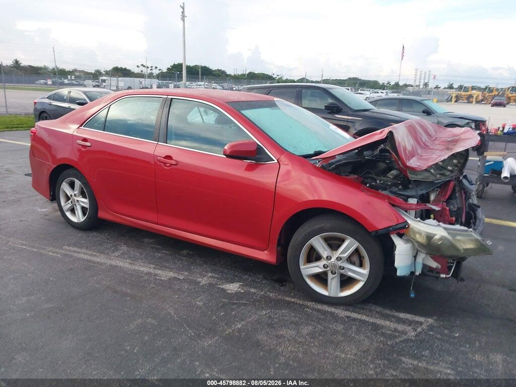 4T1BF1FK1EU727455 2014 TOYOTA CAMRY photo no. 1
