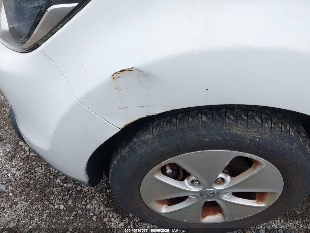 KNDJN2A27E7739902 2014 KIA SOUL photo no. 6