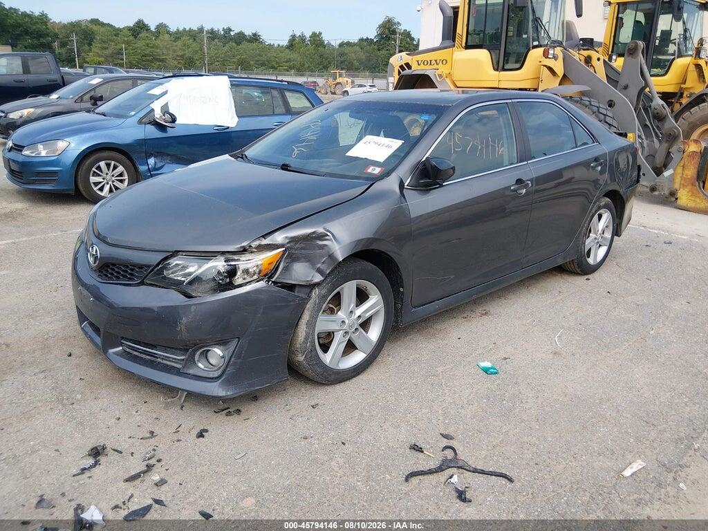 4T1BF1FK7EU402633 2014 TOYOTA CAMRY photo no. 2