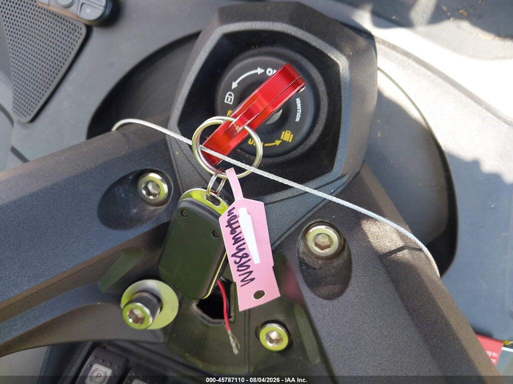 2BXNBDD14EV002039 2014 CAN-AM SPYDER ROADSTER photo no. 11