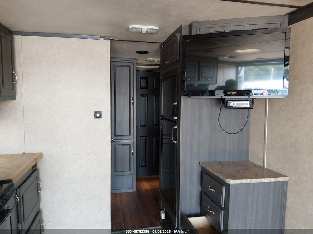 4X4TWPF27EB013895 2014 FOREST RIVER WORK & 30WLA TRAVEL TRAILER photo no. 8
