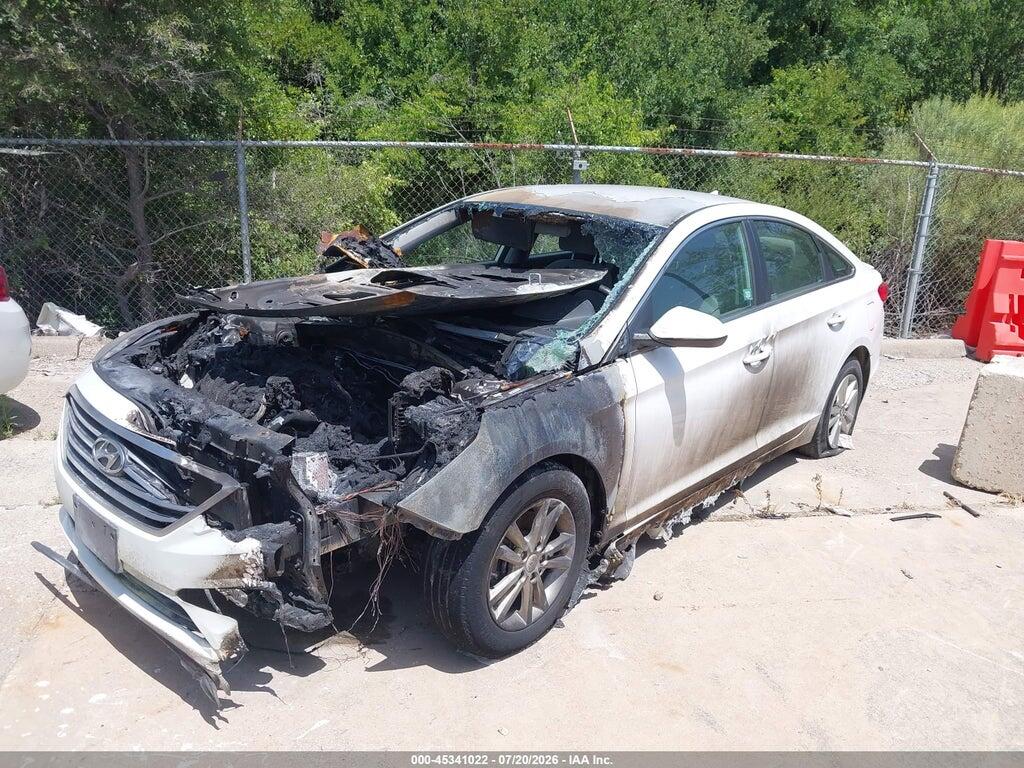 5NPE24AF3FH063969 2015 HYUNDAI SONATA photo no. 2