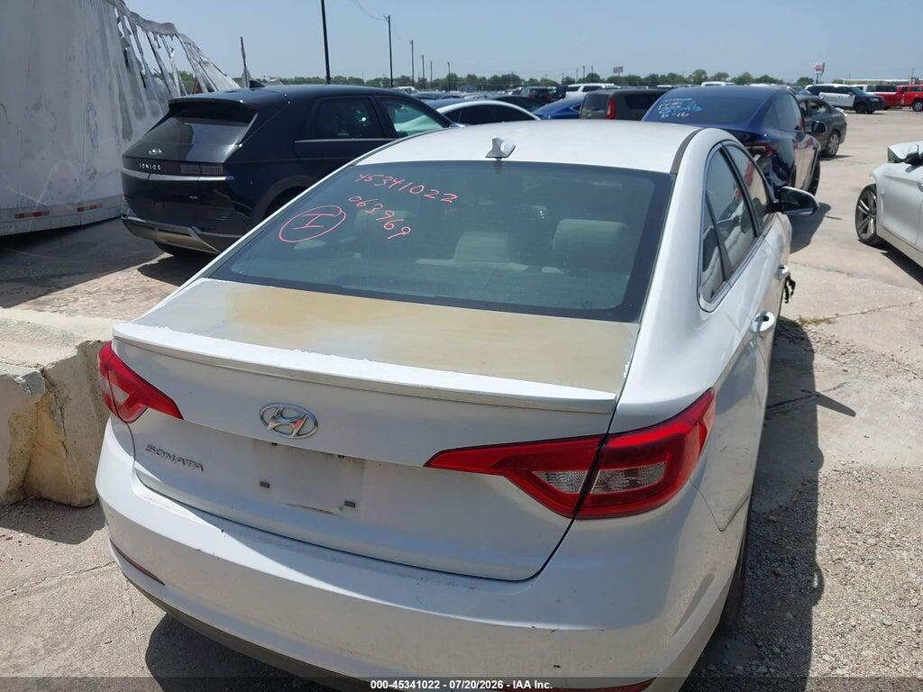 5NPE24AF3FH063969 2015 HYUNDAI SONATA photo no. 4