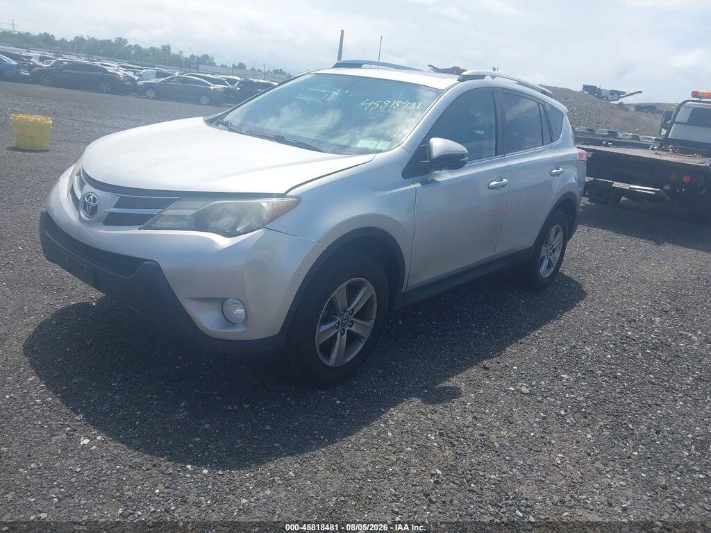 2T3RFREV7FW386211 2015 TOYOTA RAV4 photo no. 2