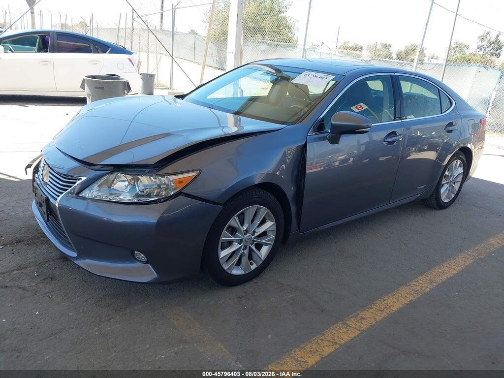 JTHBW1GG4F2091219 2015 LEXUS ES 300H photo no. 2