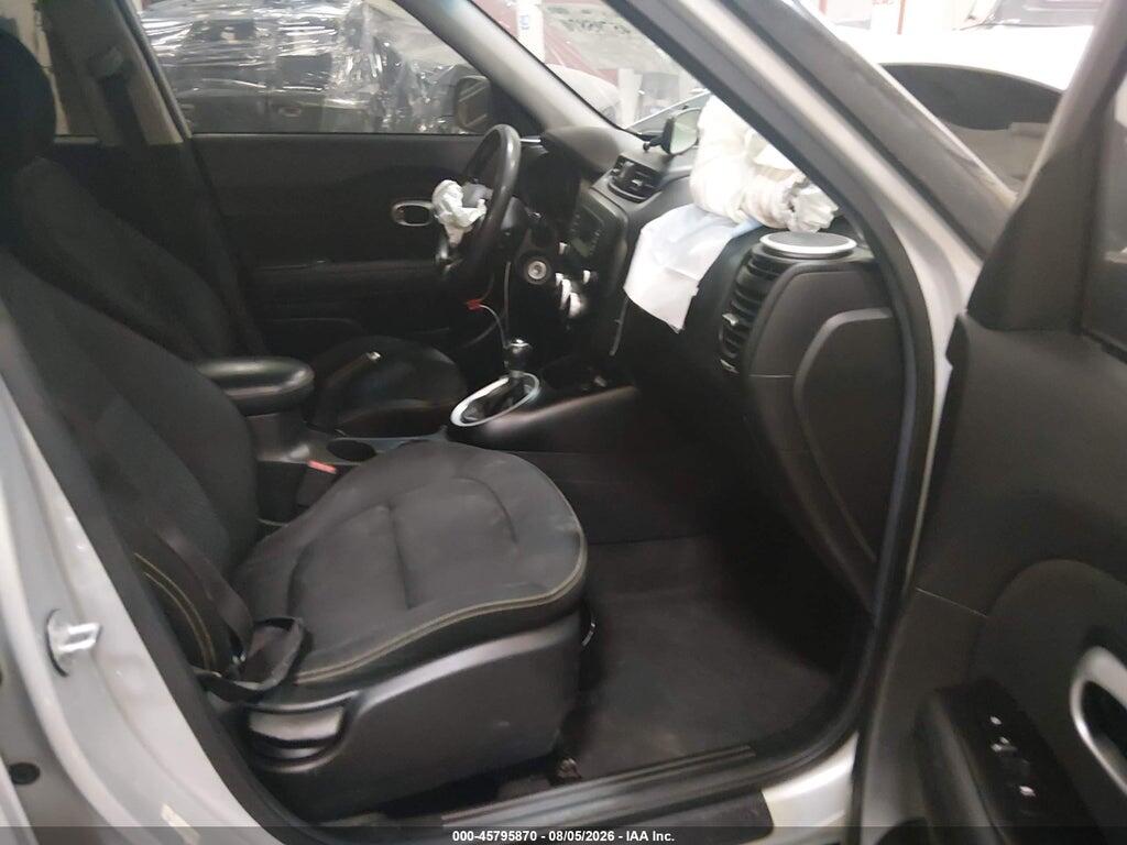 KNDJP3A59F7768586 2015 KIA SOUL photo no. 5