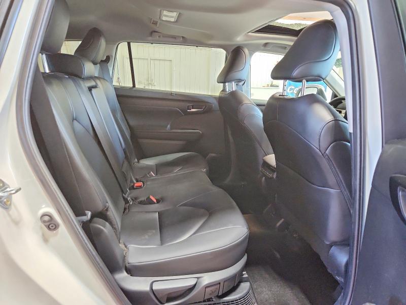 2025 TOYOTA HIGHLANDER HYBRID XLE — Фото 11 из 13