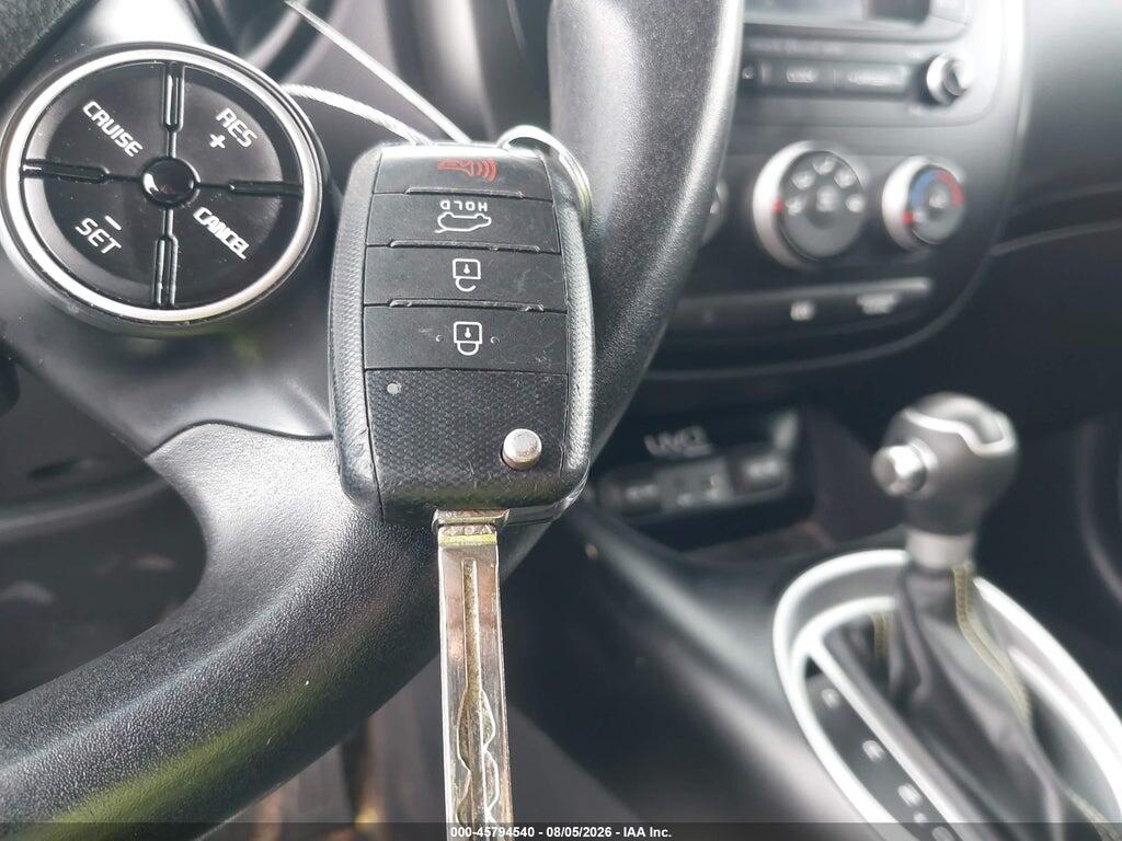 KNDJP3A56F7768593 2015 KIA SOUL photo no. 11