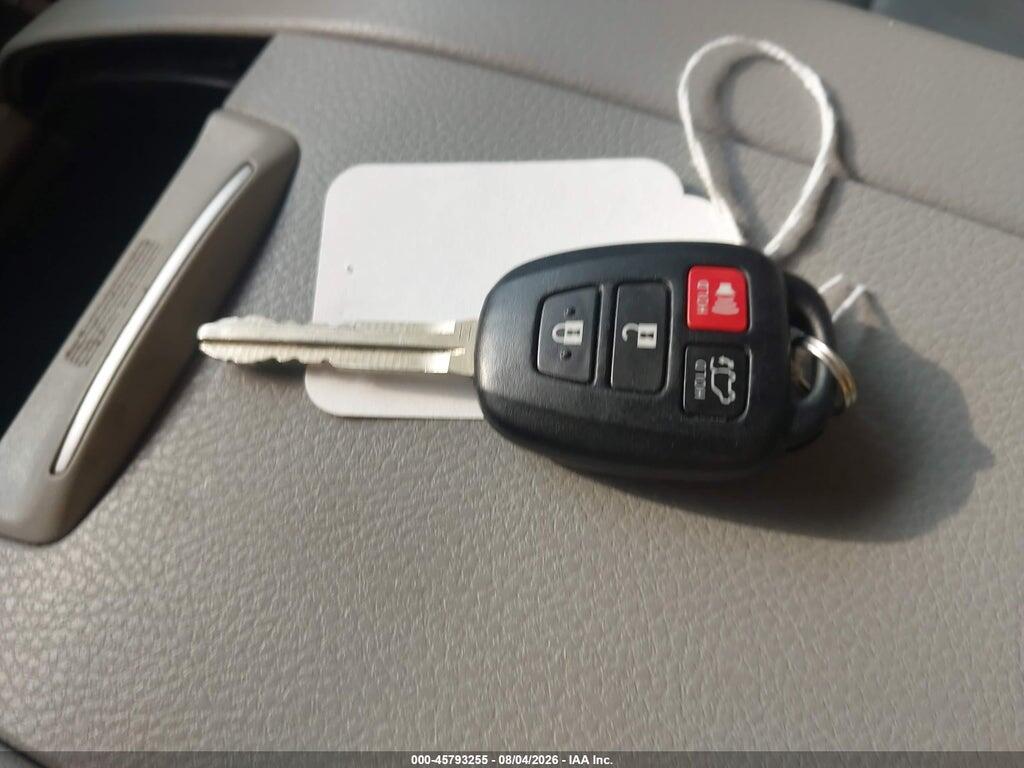 5TDBKRFH9FS204368 2015 TOYOTA HIGHLANDER photo no. 11
