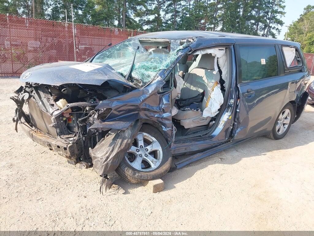 5TDZK3DC0FS651240 2015 TOYOTA SIENNA photo no. 2