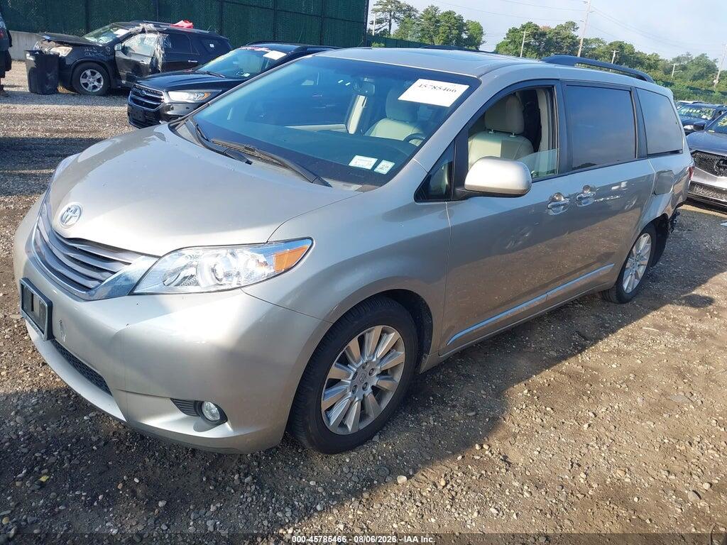 5TDDK3DC4FS116471 2015 TOYOTA SIENNA photo no. 2