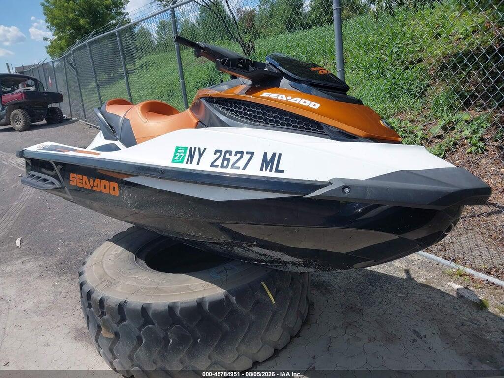 00000YDV78950F515 2015 SEADOO GTX 155 photo no. 3