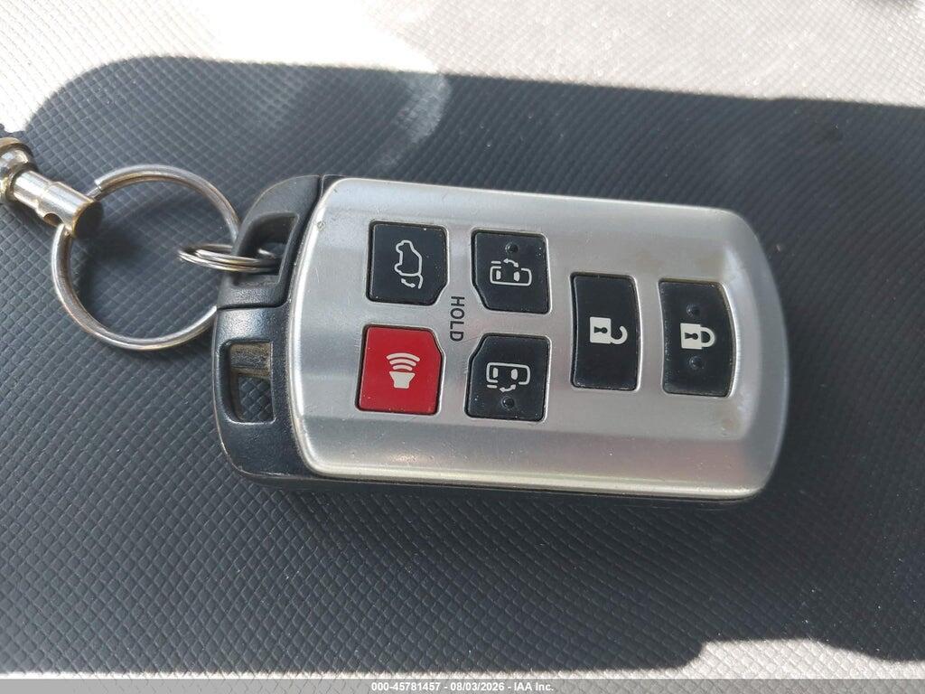 5TDYK3DC7FS535965 2015 TOYOTA SIENNA photo no. 11