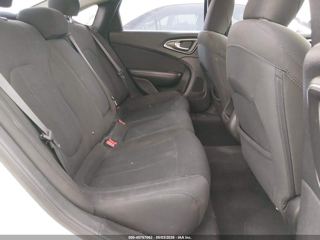 1C3CCCAB5FN742318 2015 CHRYSLER 200 photo no. 8