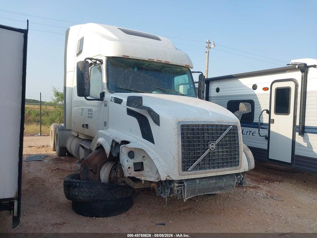 4V4NC9EJXFN934024 2015 VOLVO VN photo no. 1
