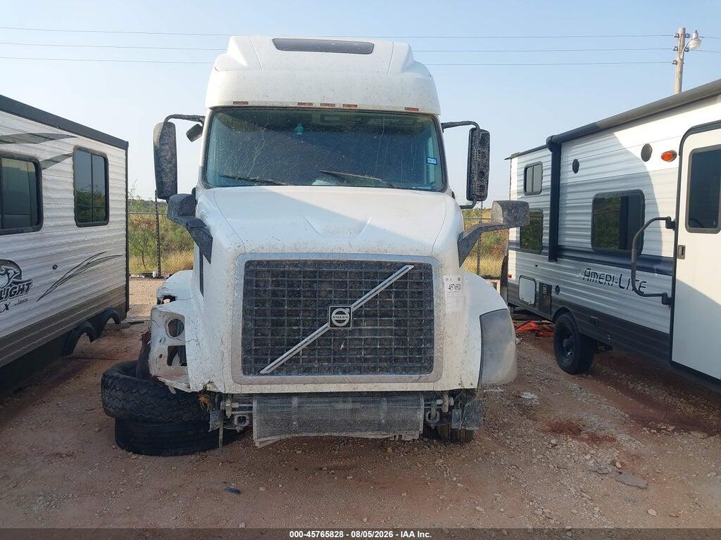 4V4NC9EJXFN934024 2015 VOLVO VN photo no. 11