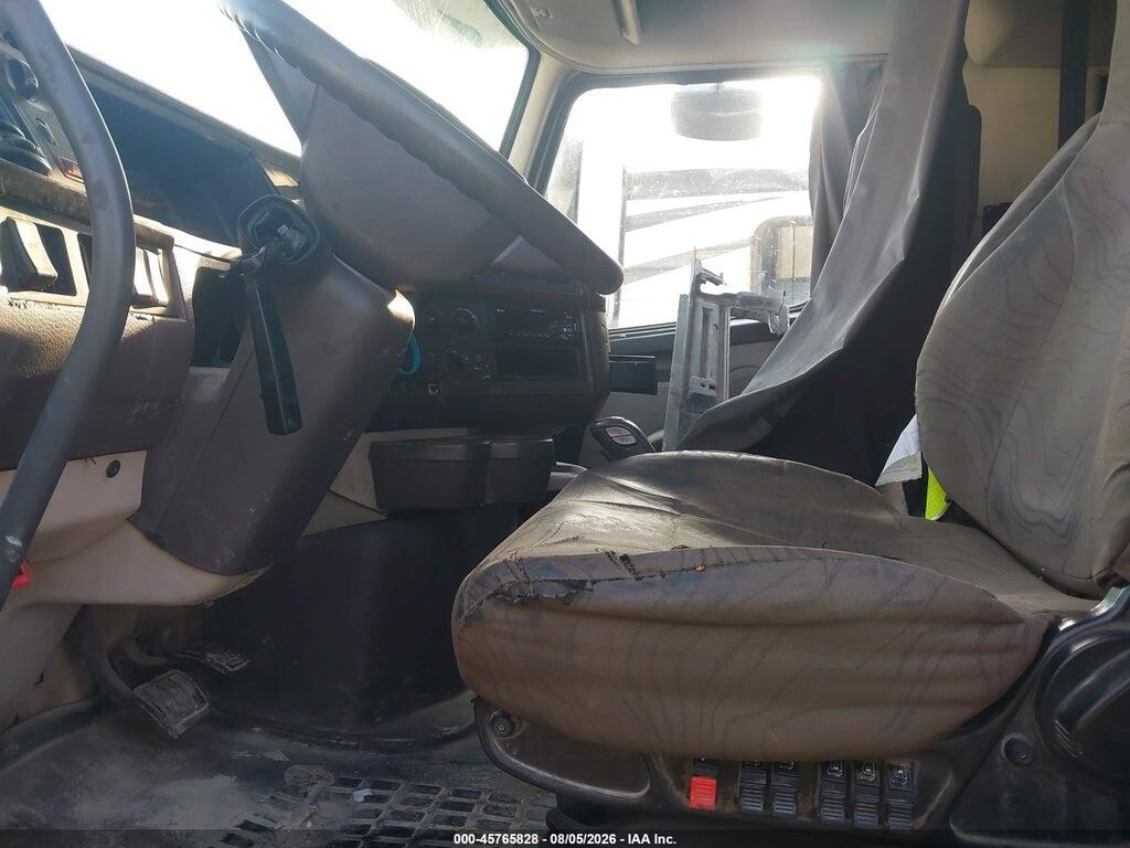 4V4NC9EJXFN934024 2015 VOLVO VN photo no. 7