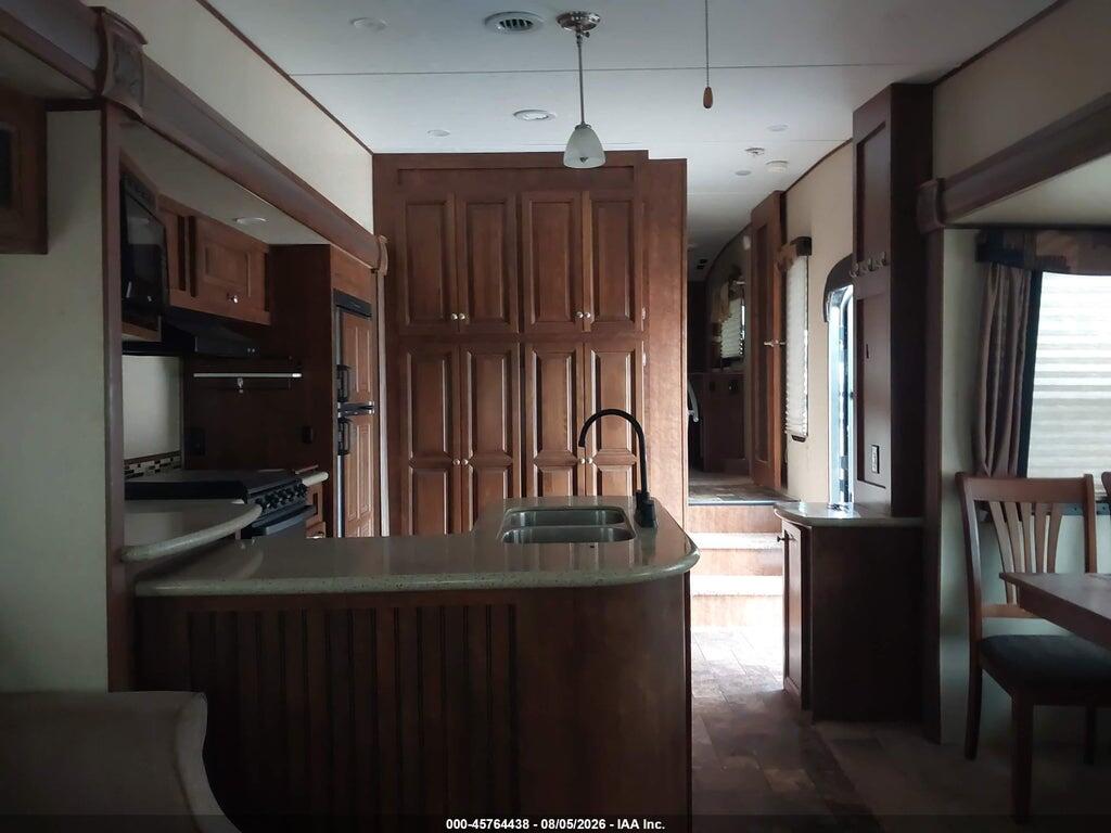 5ZT3CHYB9FA310965 2015 FOREST RIVER CHAPARRAL 328 RES photo no. 5
