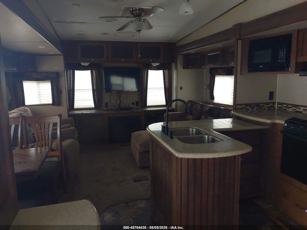 5ZT3CHYB9FA310965 2015 FOREST RIVER CHAPARRAL 328 RES photo no. 8