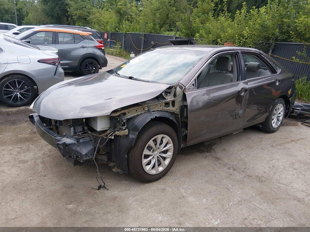 4T4BF1FK3FR497361 2015 TOYOTA CAMRY photo no. 2