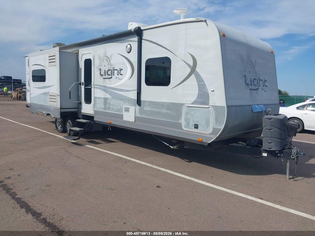 58TTX3726F2018674 2015 HIGHLAND RIDGE OPEN RANGE LIGHT 307 photo no. 1