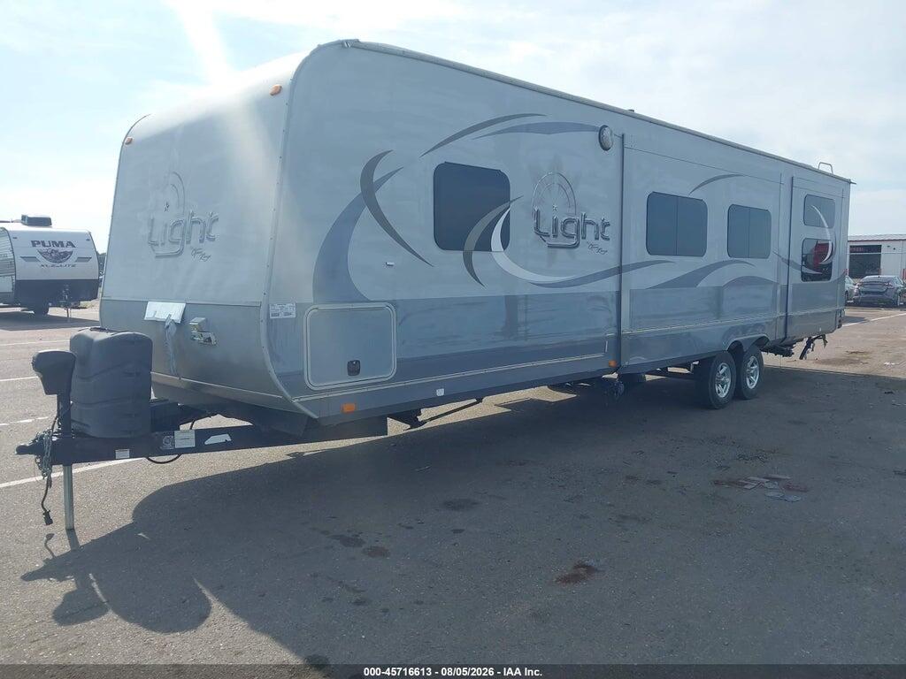 58TTX3726F2018674 2015 HIGHLAND RIDGE OPEN RANGE LIGHT 307 photo no. 2