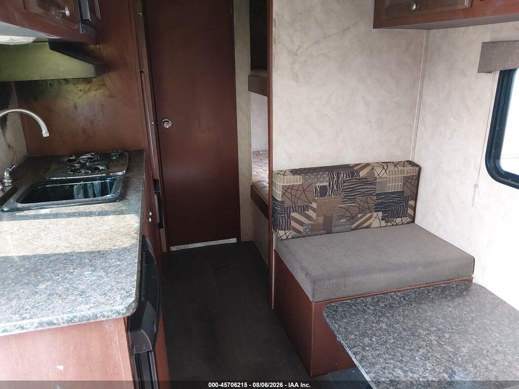 5ZT2VWFC3F5107472 2015 FOREST RIVER VIKING 17BH photo no. 8
