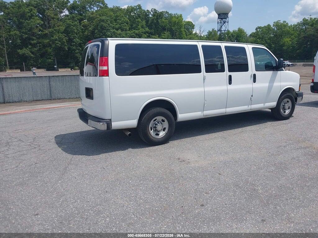 1GAZGPFF3G1253382 2016 CHEVROLET EXPRESS 3500 photo no. 4
