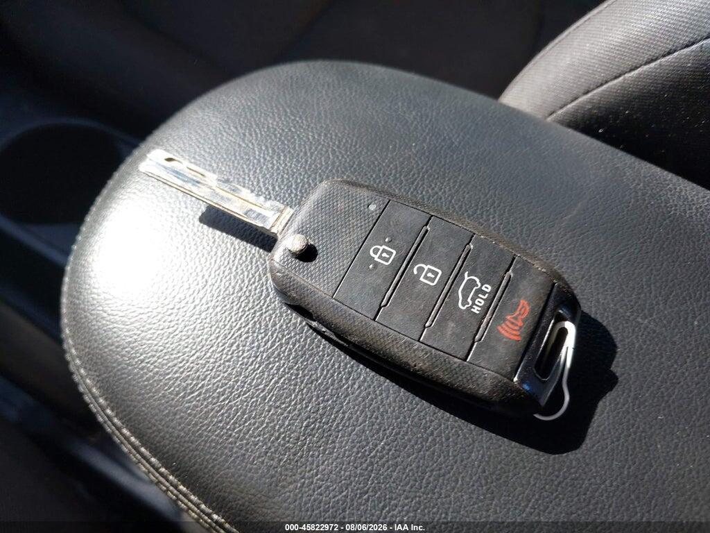 KNDJN2A22G7338602 2016 KIA SOUL photo no. 11