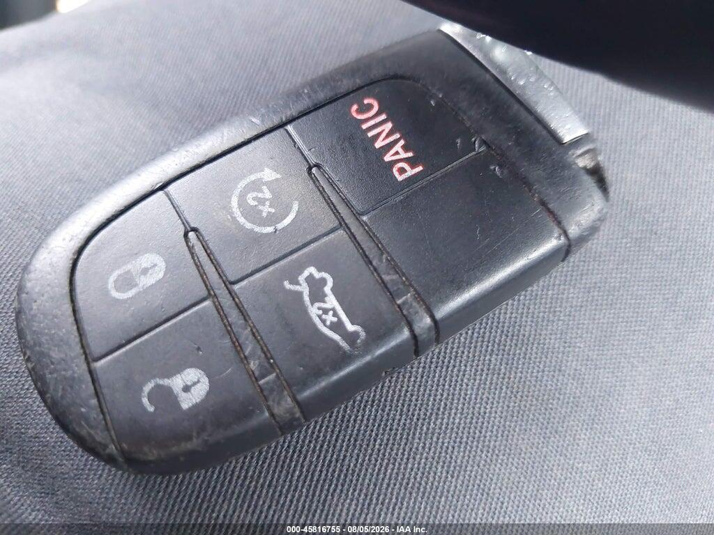 1C3CCCBG2GN114888 2016 CHRYSLER 200 photo no. 11