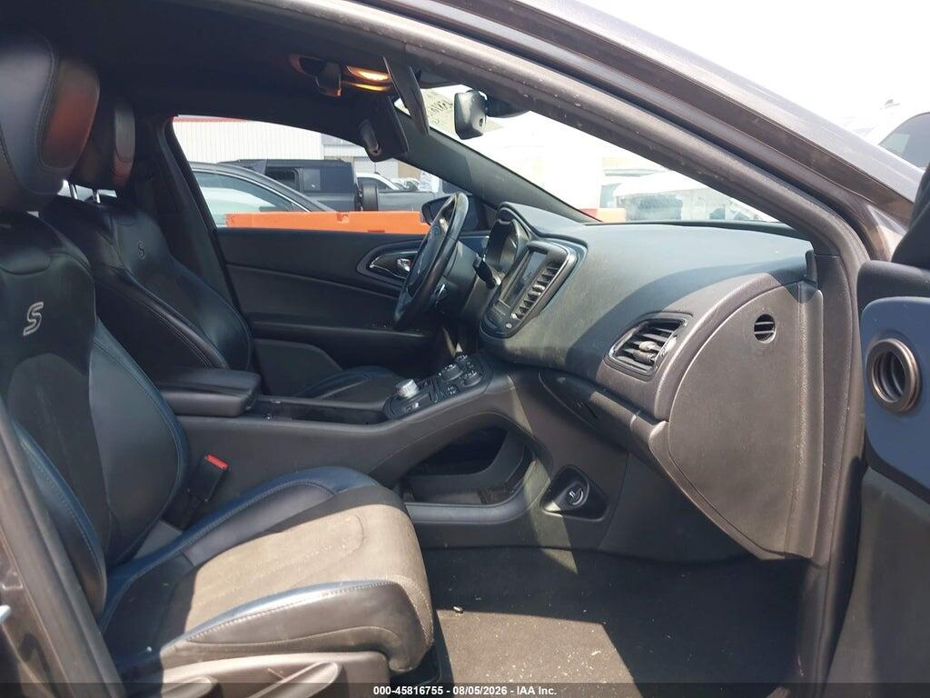 1C3CCCBG2GN114888 2016 CHRYSLER 200 photo no. 5