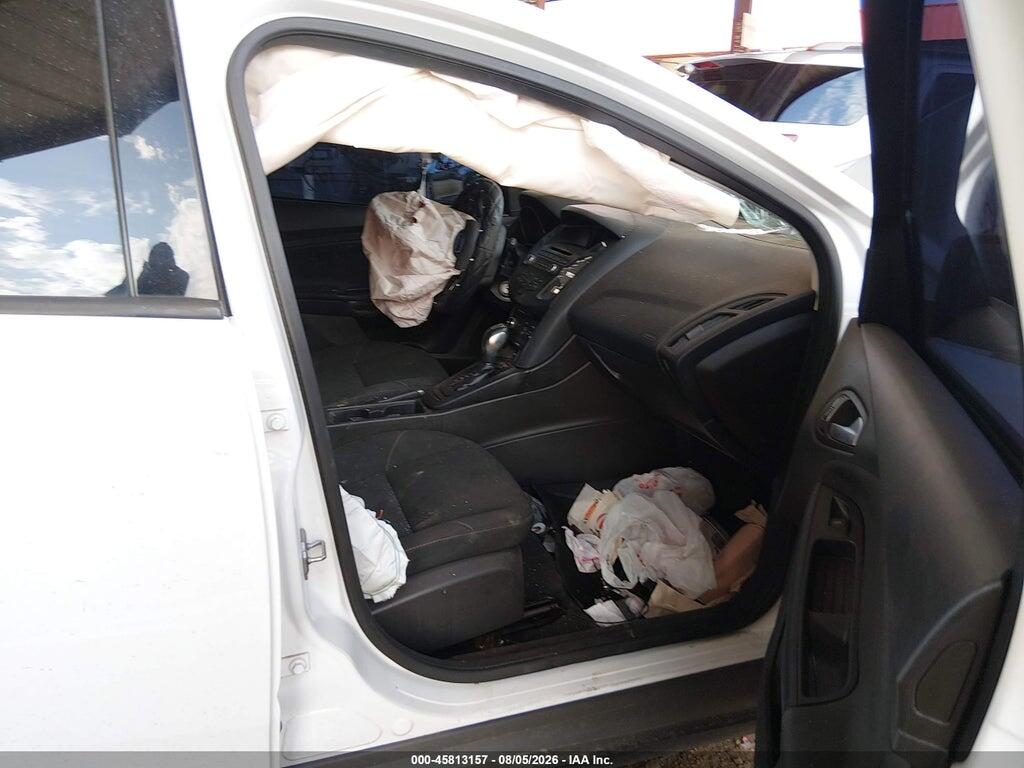1FADP3K2XGL289951 2016 FORD FOCUS photo no. 5