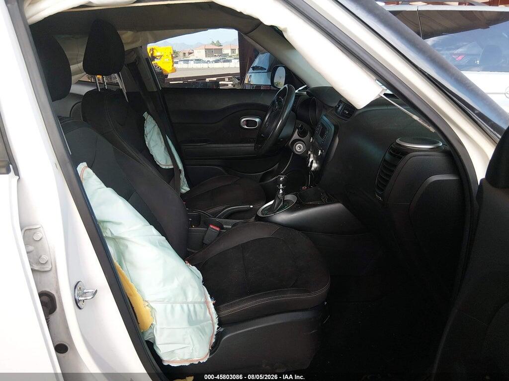 KNDJN2A28G7393216 2016 KIA SOUL photo no. 5