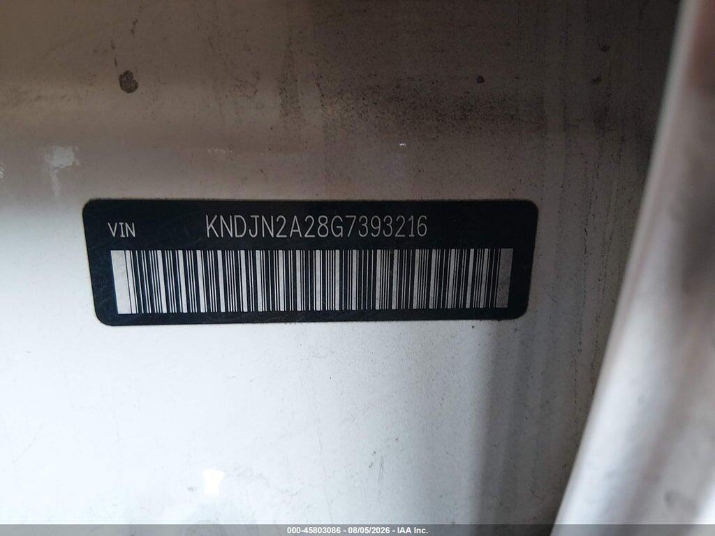 KNDJN2A28G7393216 2016 KIA SOUL photo no. 9
