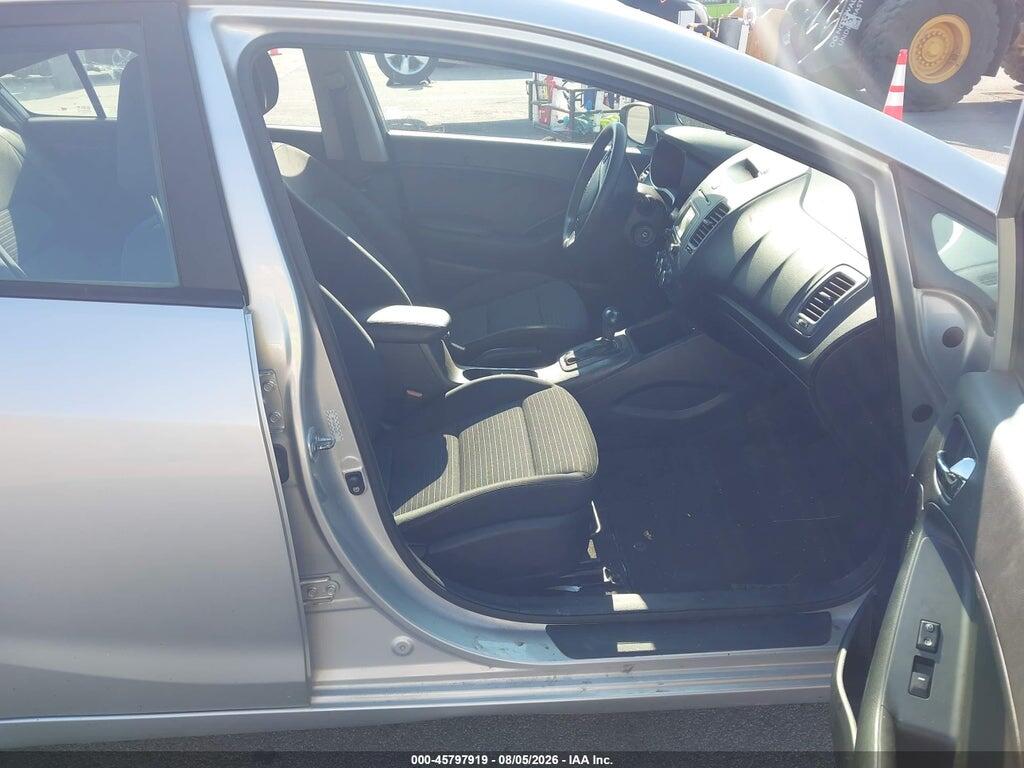 KNAFX4A69G5457433 2016 KIA FORTE photo no. 5
