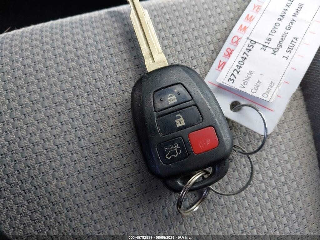 2T3RFREV7GW500290 2016 TOYOTA RAV4 photo no. 11