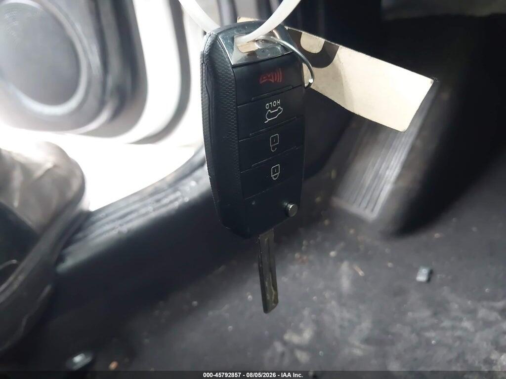 KNDJP3A56G7381429 2016 KIA SOUL photo no. 11