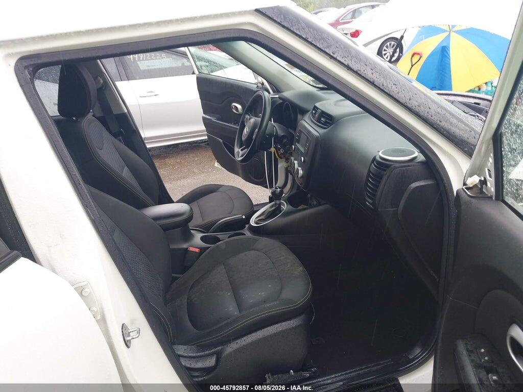 KNDJP3A56G7381429 2016 KIA SOUL photo no. 5