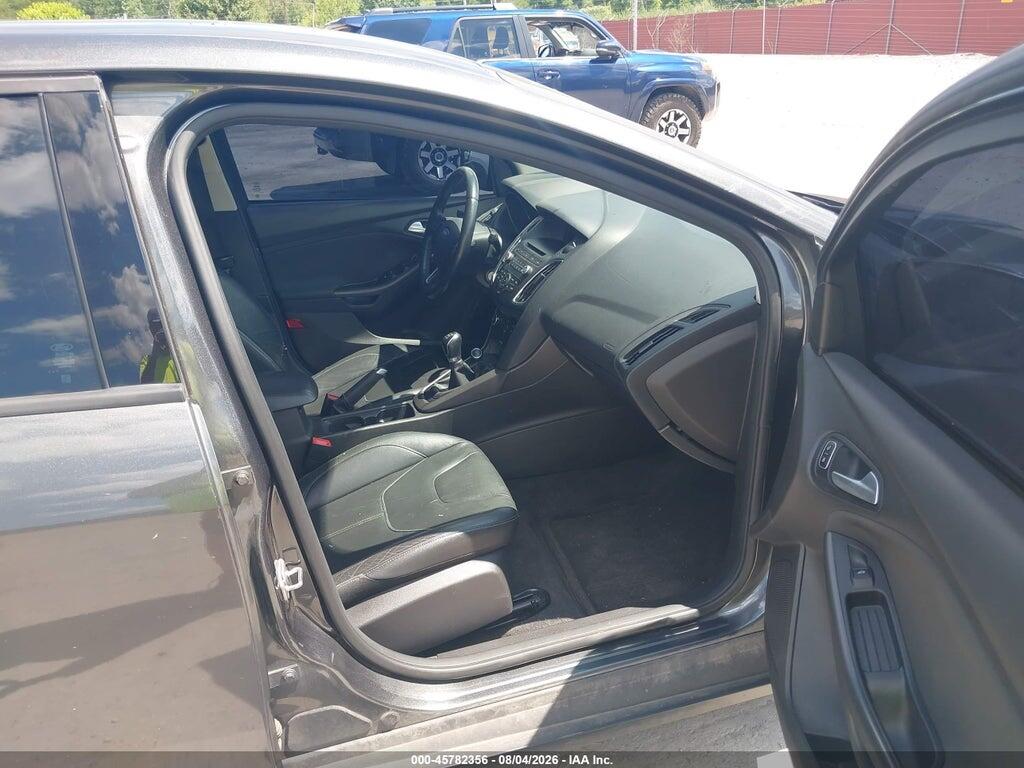 1FADP3F28GL390111 2016 FORD FOCUS photo no. 5