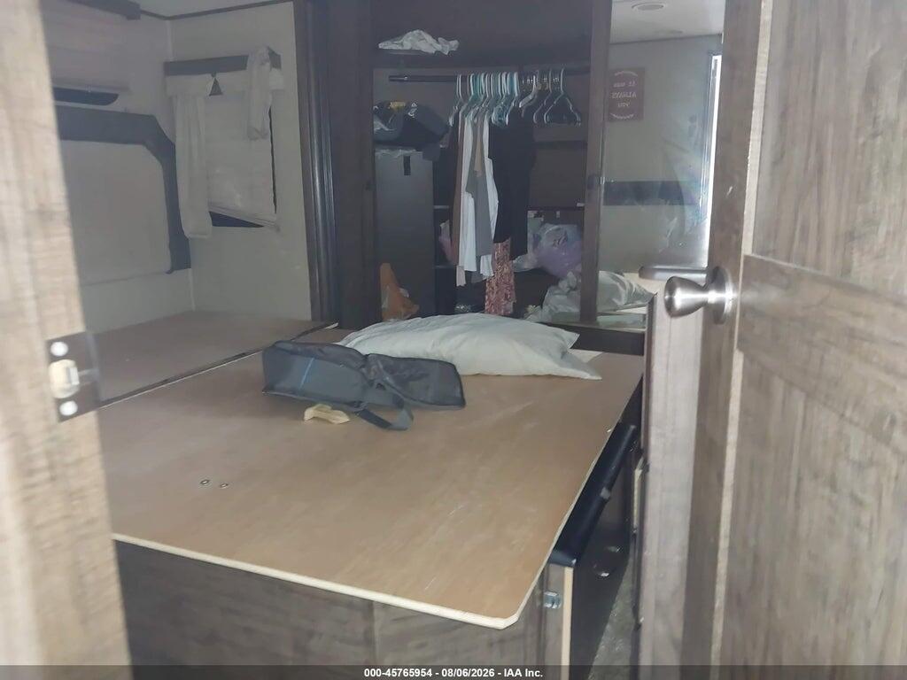 573F34328G1105391 2016 GRAND DESIGN SOLITUDE 43FT photo no. 10