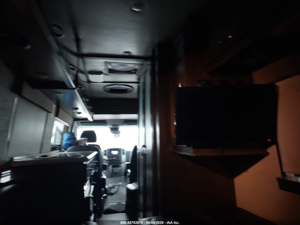 WDAPF4CC8GP185266 2016 MERCEDES-BENZ SPRINTER 3500 photo no. 6