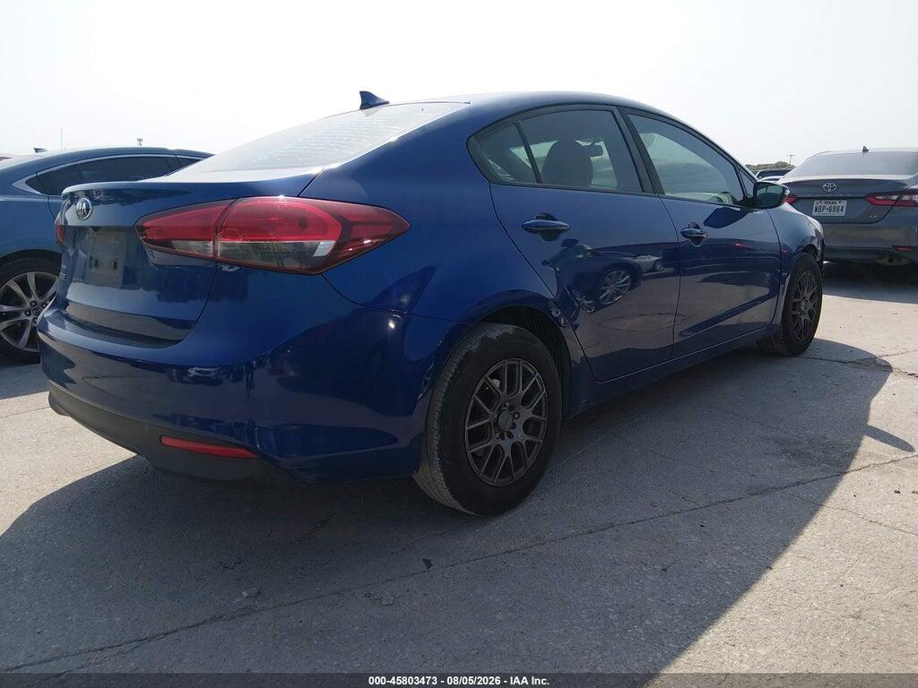 3KPFL4A73HE113643 2017 KIA FORTE photo no. 4